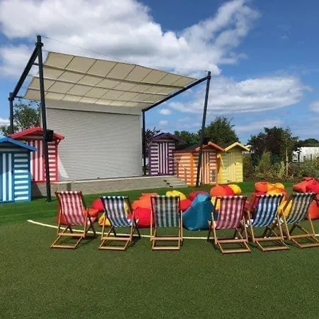 Golden Sands Beach Activities Sea Holiday Relax Mablethorpe Exterior photo